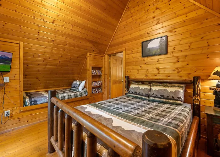Great Smoky Mountains Cabin!, Secluded, Pet-Kid Friendly!