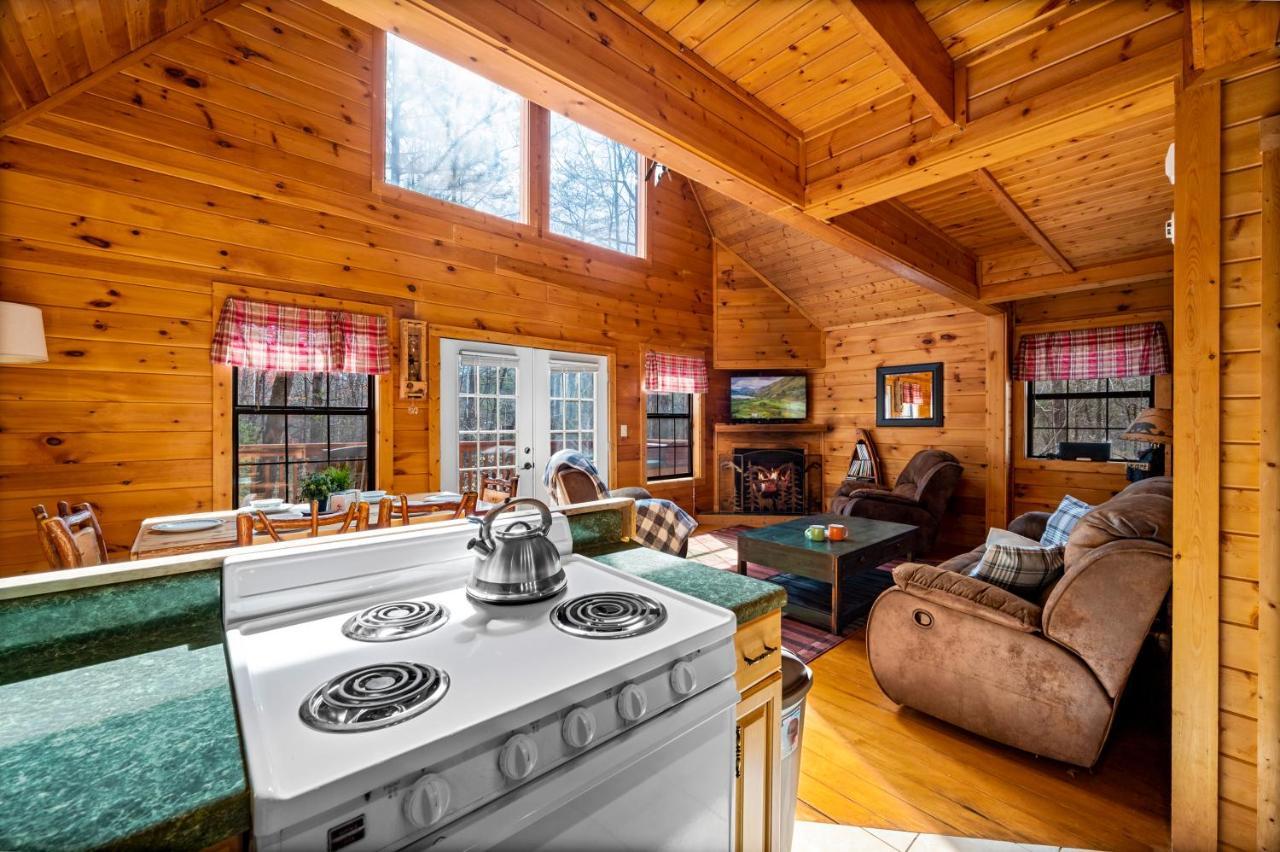 Holiday home Great Smoky Mountains Cabin!, Secluded, Pet-kid Friendly!