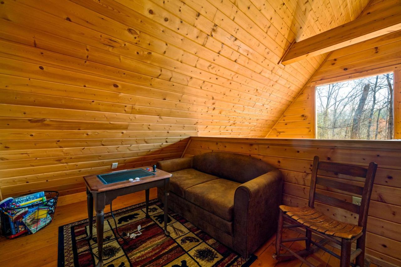 Great Smoky Mountains Cabin!, Secluded, Pet-kid Friendly! * Sevierville