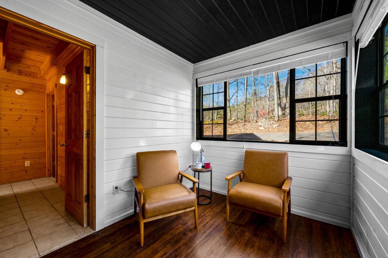 Great Smoky Mountains Cabin!, Secluded, Pet-kid Friendly!