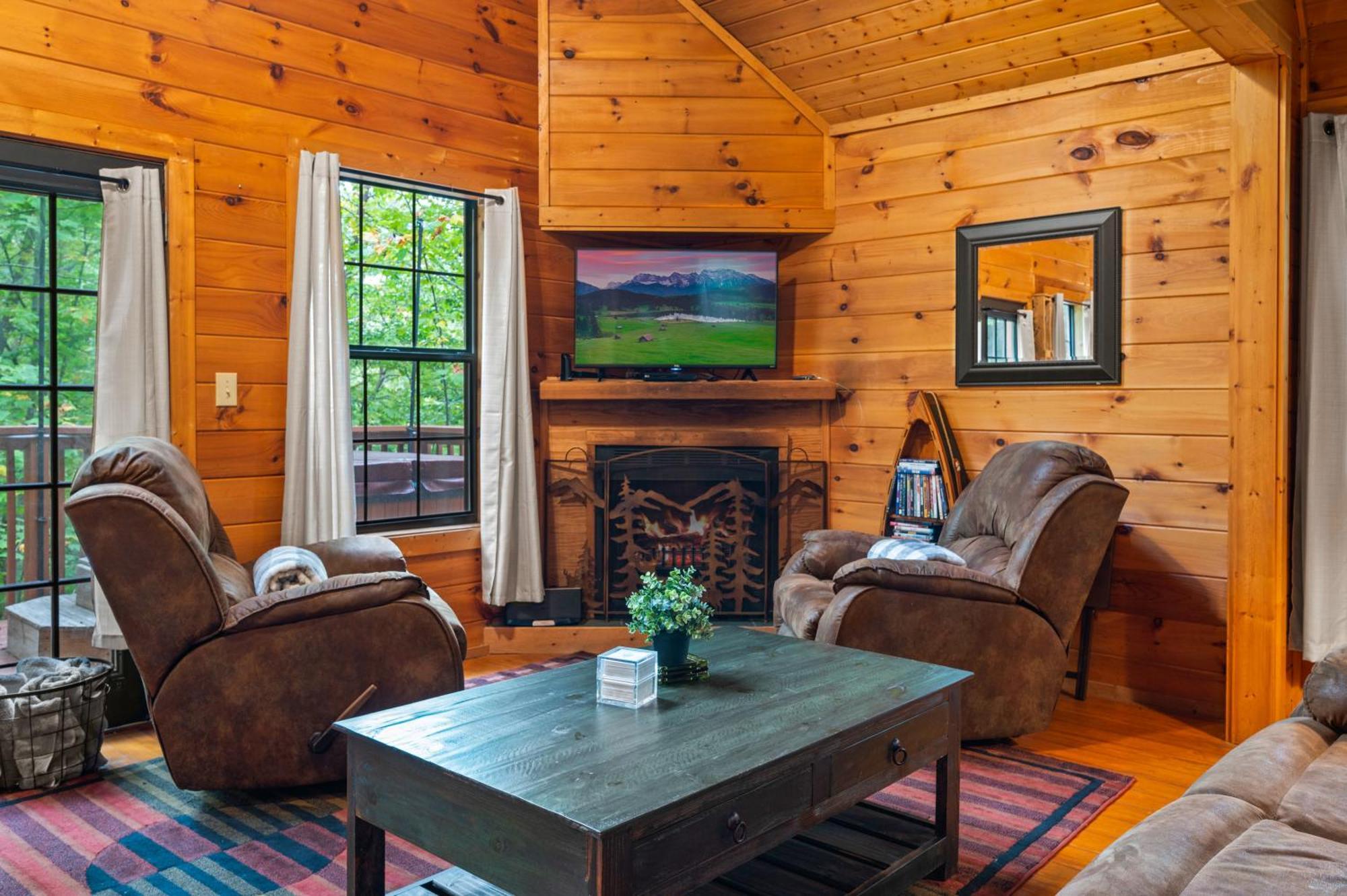 Great Smoky Mountains Cabin!, Secluded, Pet-kid Friendly! *